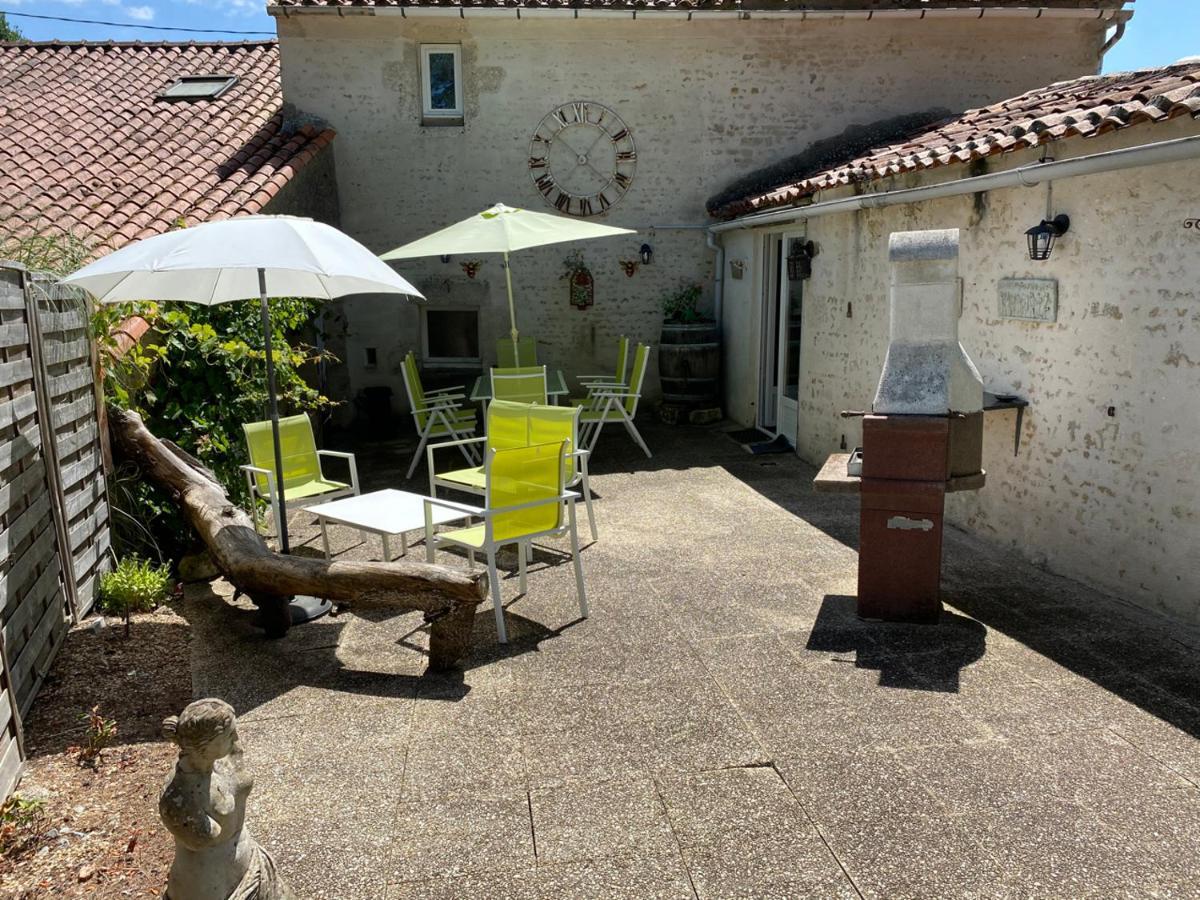 Le Gite Au Coin Des Abeilles La Caillere-Saint-Hilaire ภายนอก รูปภาพ