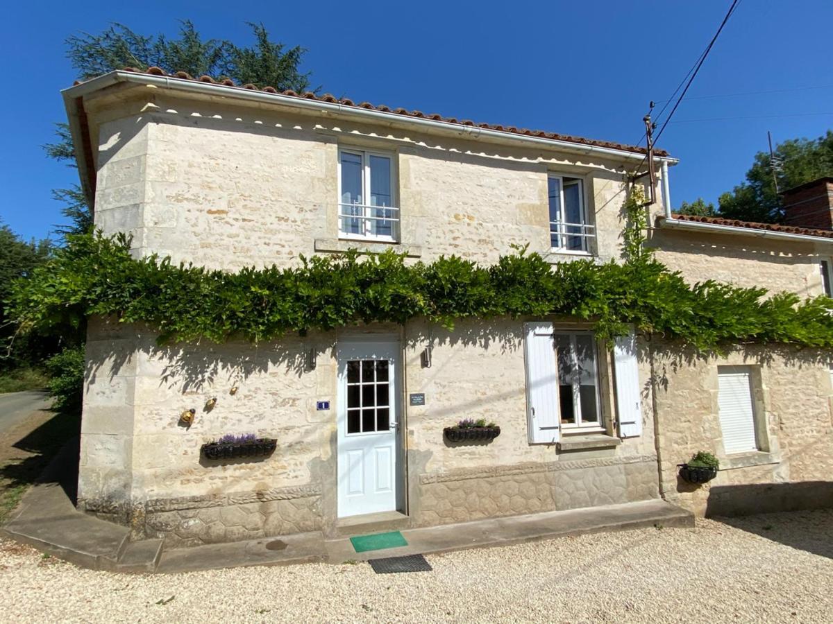 Le Gite Au Coin Des Abeilles La Caillere-Saint-Hilaire ภายนอก รูปภาพ