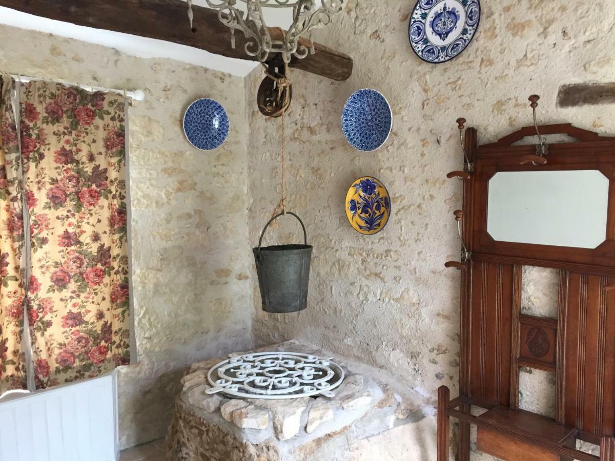 Le Gite Au Coin Des Abeilles La Caillere-Saint-Hilaire ภายนอก รูปภาพ