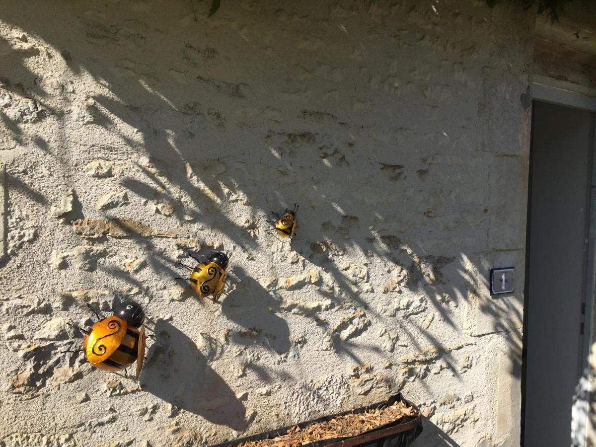 Le Gite Au Coin Des Abeilles La Caillere-Saint-Hilaire ภายนอก รูปภาพ